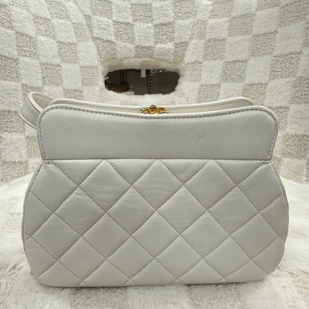 CHANEL Ivory Quilted Shoulder Bag - Picture 6 of 10